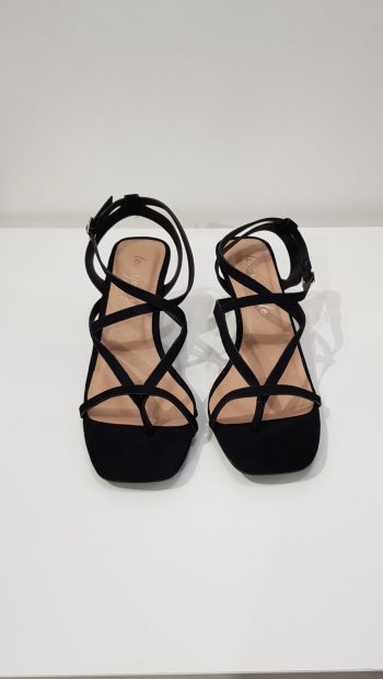 new-look-black-strappy-sandals-3