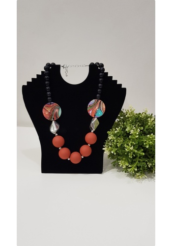 print-and-colored-necklace-multi-shapes-burgundy-and-gold-necklace