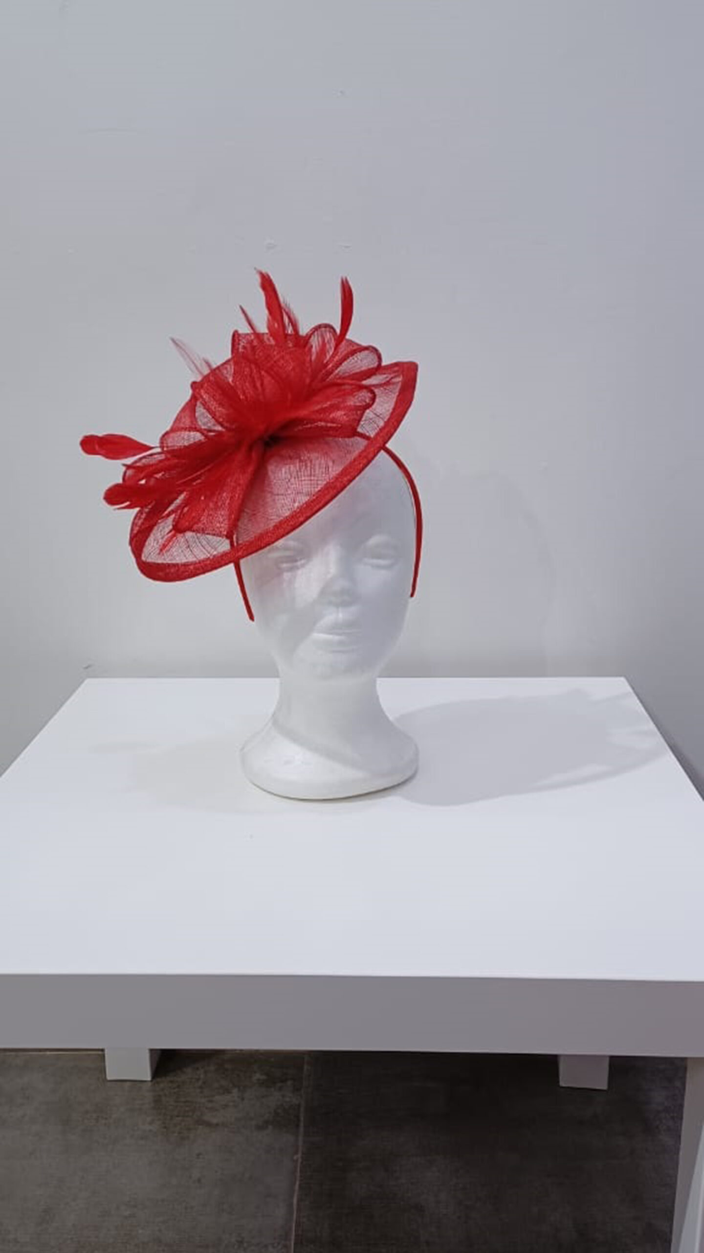 red-fascinator