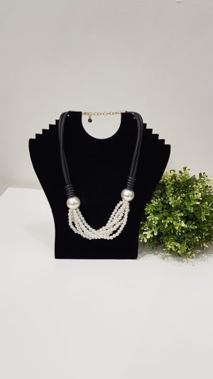 twisted-pearls-necklace-patterned-necklace